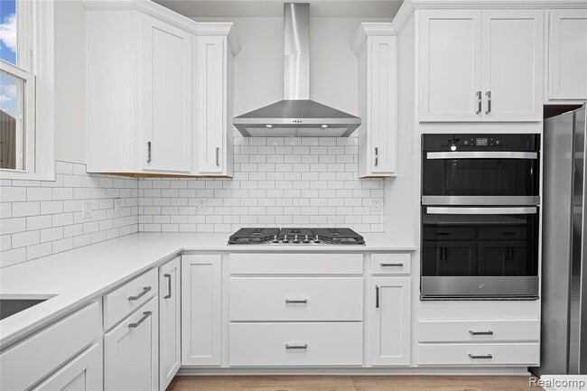 Building Photo - 43071 Atwood Ave