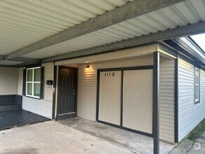 Building Photo - 1110 Armor Ave