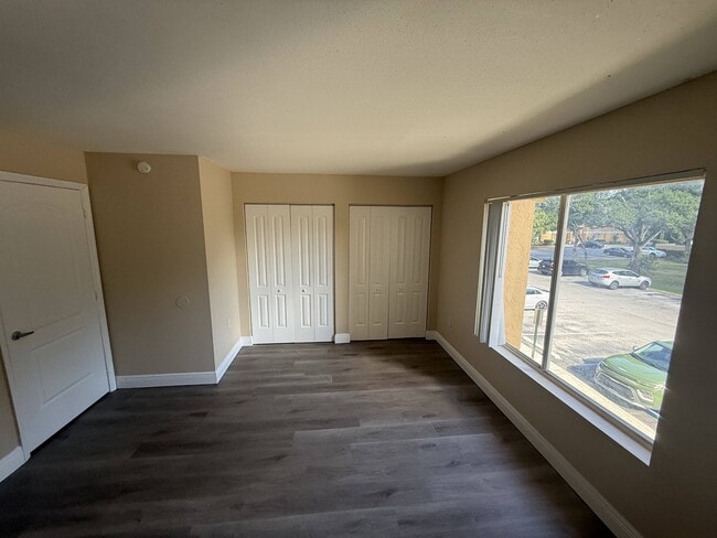 Building Photo - 2460 NW 33rd St