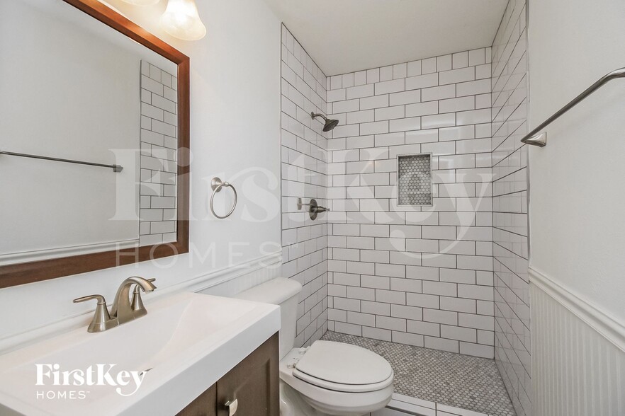 Building Photo - 7912 E Willetta St