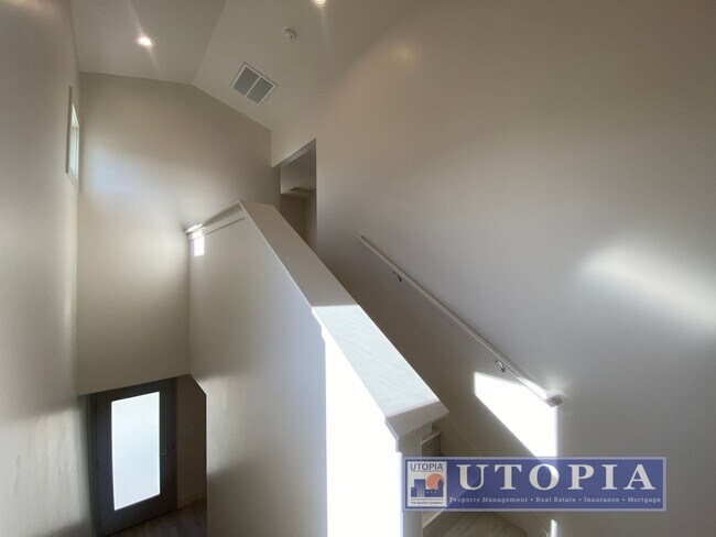 Building Photo - Newly Built 3Bd/2Ba Townhouse Style Home w...