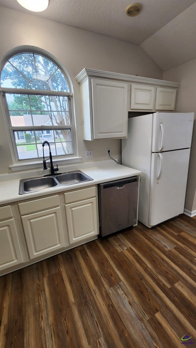Building Photo - 80 Hamilton Woods Dr