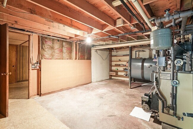 Building Photo - 26 Melanie Cir