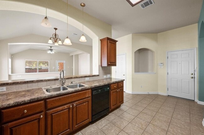 Building Photo - 10409 Yellowstone Dr