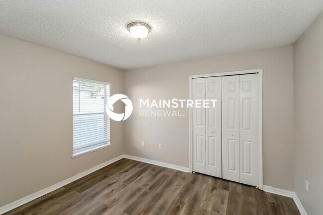 Building Photo - 3 Bedroom Pet-Friendly Home in jacksonville, FL with Main Street Renewal