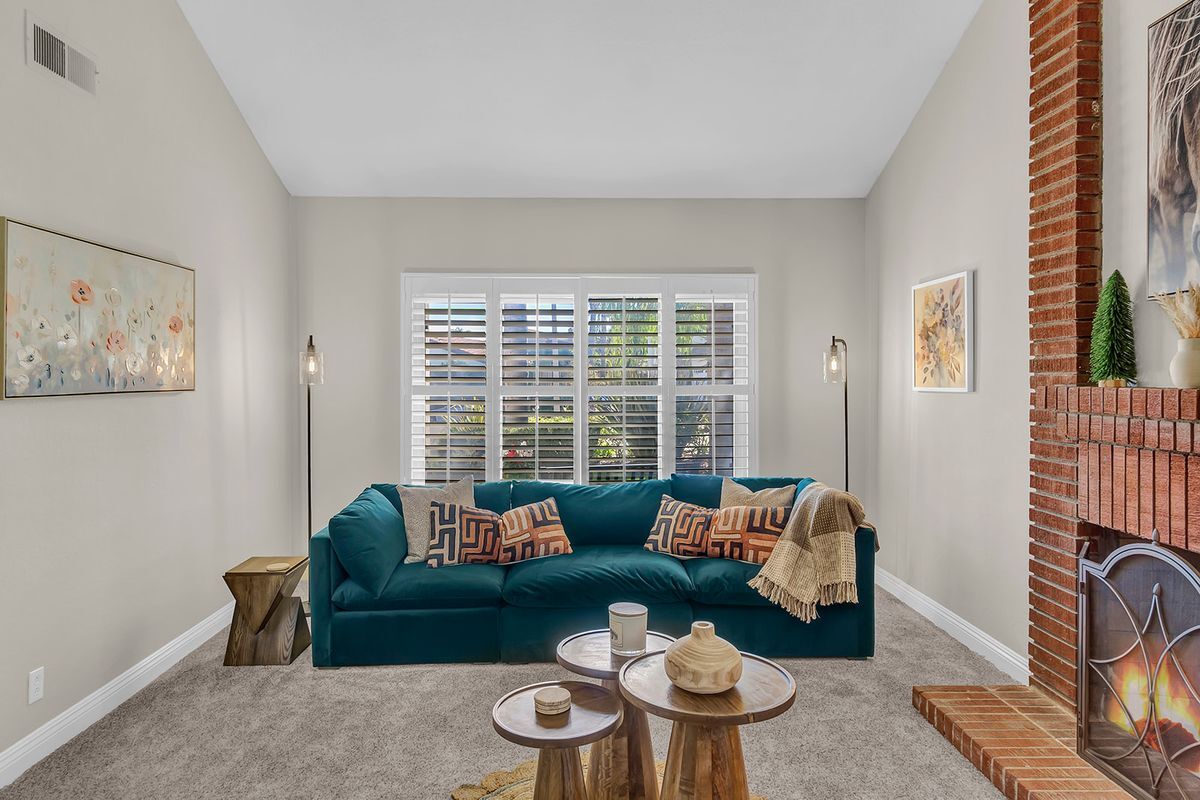 Building Photo - 25151 Via Playa