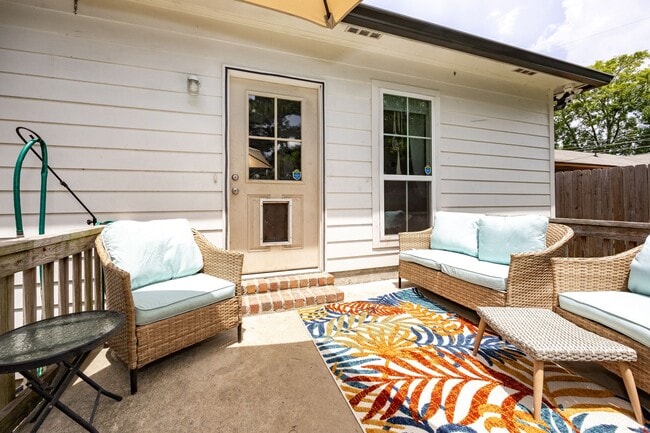 Building Photo - 1648 Mary Evers Dr