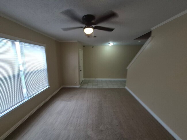 Building Photo - 8007 Chestnut Bluff Dr