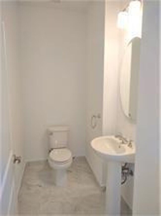 Building Photo - 1851 Sandpiper Pointe Pl