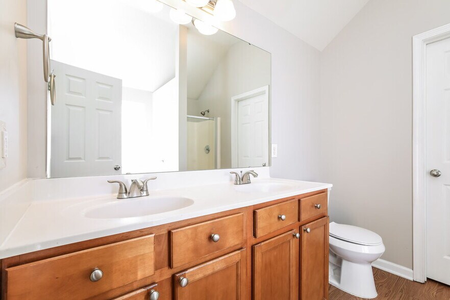 Building Photo - 5212 Chasteal Trail