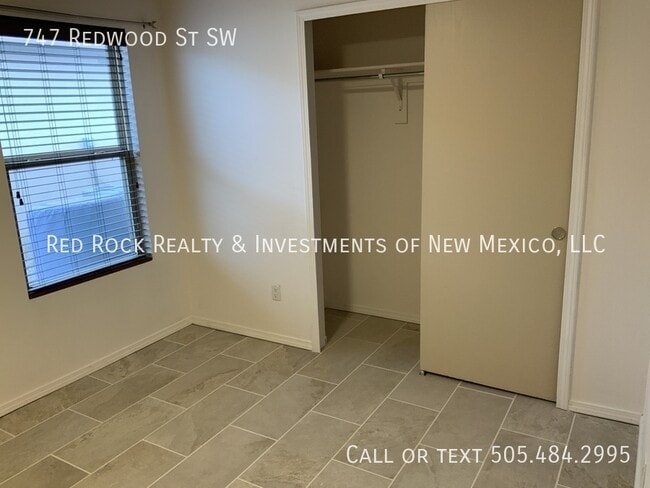 Building Photo - 747 Redwood St SW