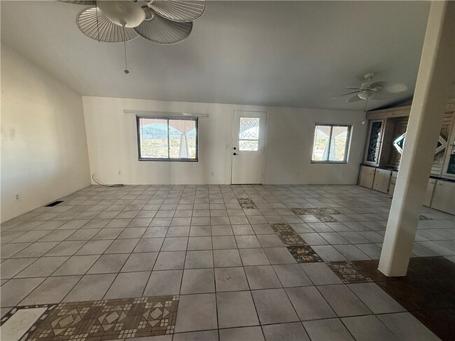 Building Photo - 4060 La Mesa Rd