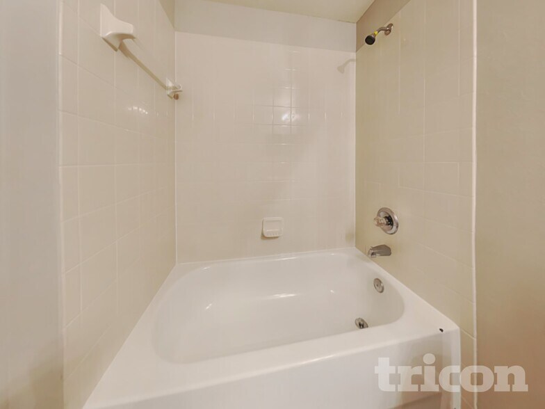 Building Photo - 15420 Florida Breeze Loop