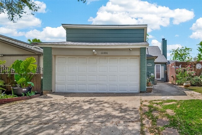 Building Photo - 11331 Oakcenter Dr