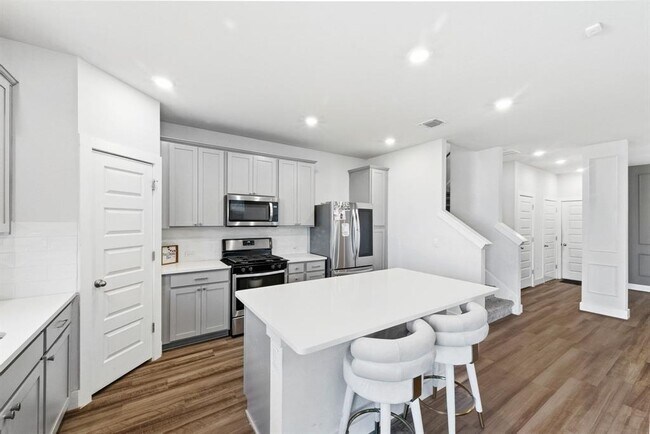 Building Photo - 7416 Travertine Spring Dr