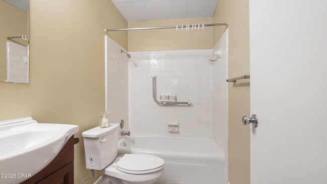 Building Photo - 316 Cherry St