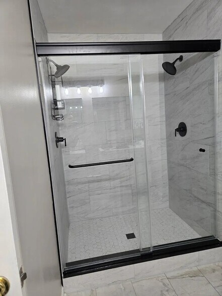 Building Photo - 906 Litchfield Way