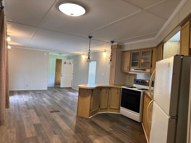 Building Photo - Awesome 2/2 Trailer in Westlake for rent!