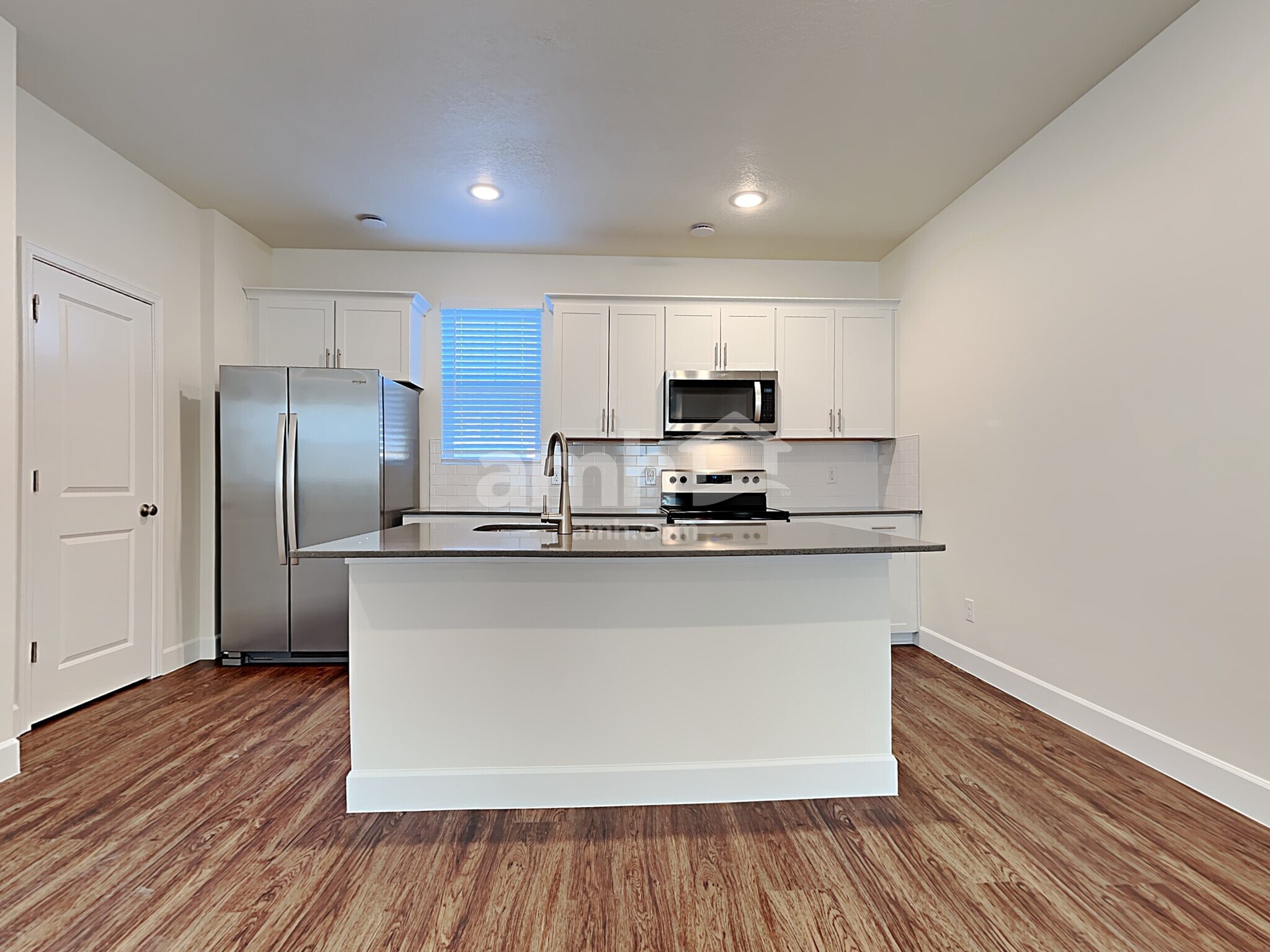 Building Photo - 11091 S Blue Bayou Dr