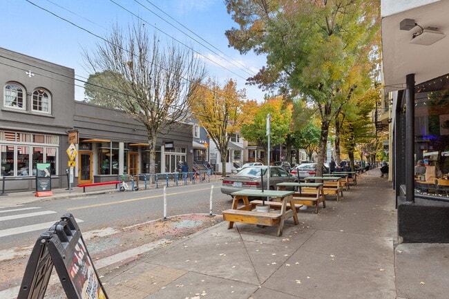 Building Photo - 2275 NW Kearney St