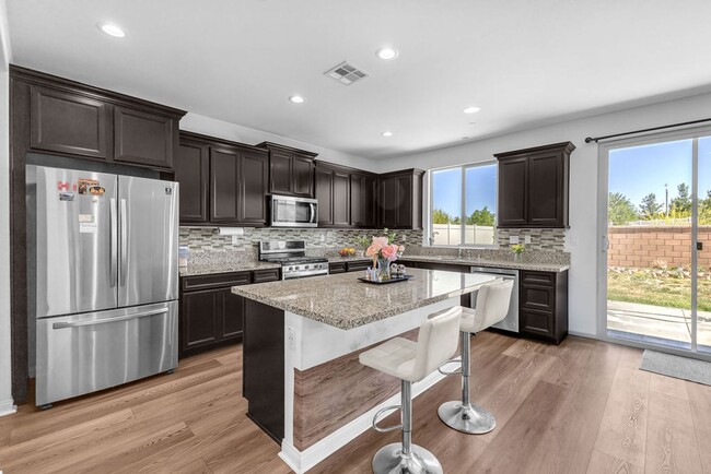 Building Photo - Spacious 5-Bedroom Home in Spencer’s Crossing – Murrieta - 6 Month - 1 Year or Lease To Own!