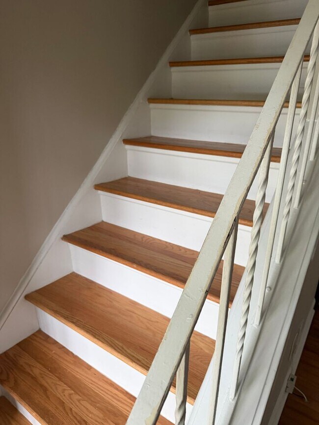 Building Photo - Comfort & Style: 2-Bedroom Raleigh Townhouse