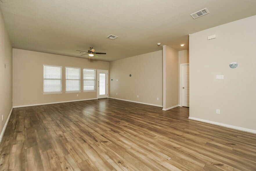 Building Photo - 1228 Ella Xing