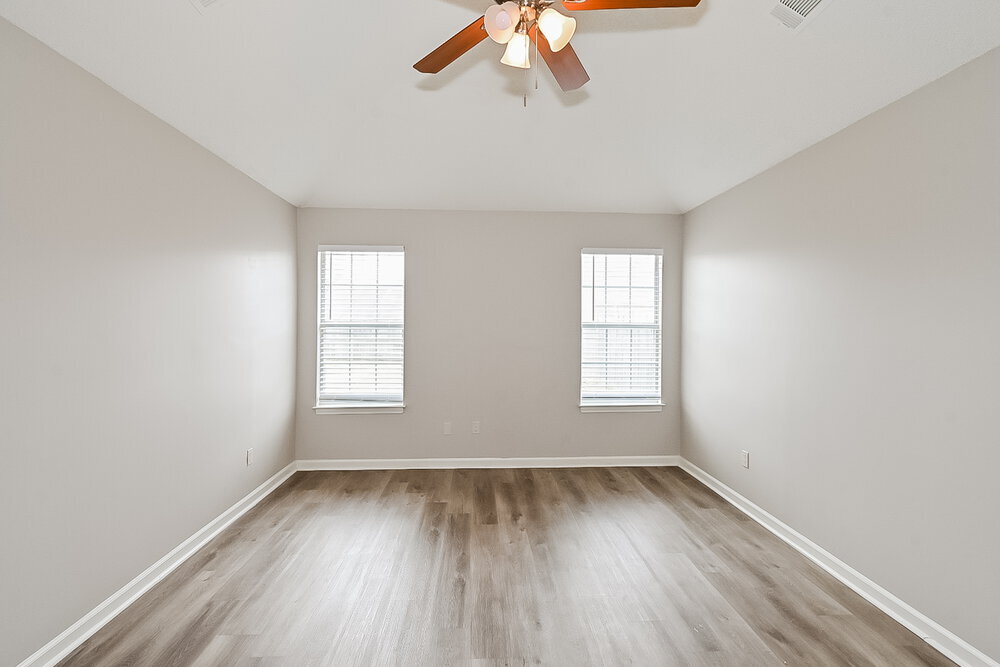 Building Photo - 1483 S Goodlett Grove Cove