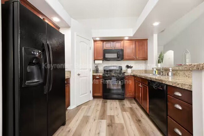 Building Photo - 879 N Traquair Pl