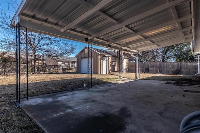 Building Photo - 12118 Brisbane Ave