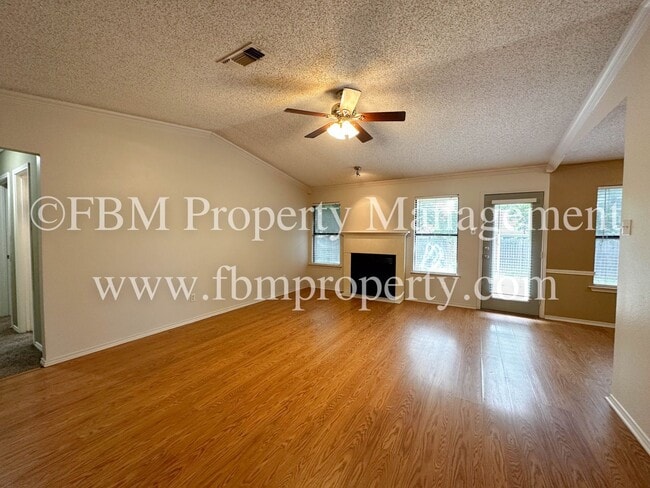 Building Photo - 921 Park Pl Blvd