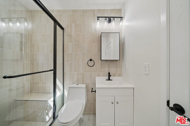 Building Photo - 1027 N Gardner St