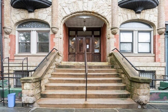 Building Photo - 444 Jersey Ave