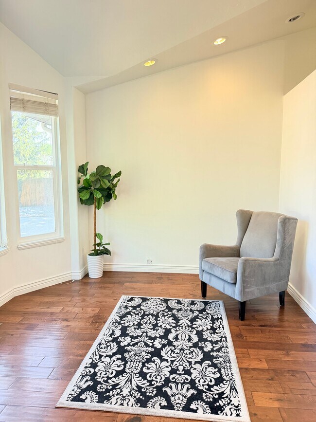 Building Photo - 4624 Quiet Cir