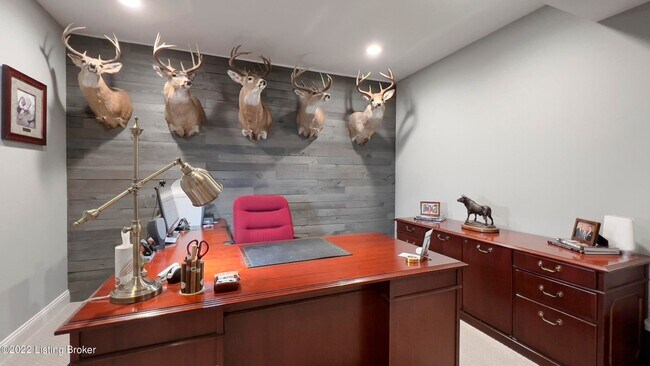 Building Photo - Enviable 4 bedroom and 3.5 bath home with 3 car garage available in North Commons