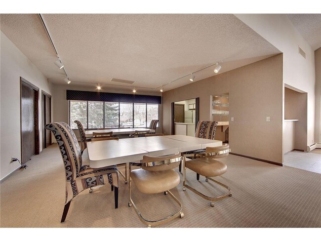 Building Photo - 1830 Eagle Ridge Dr