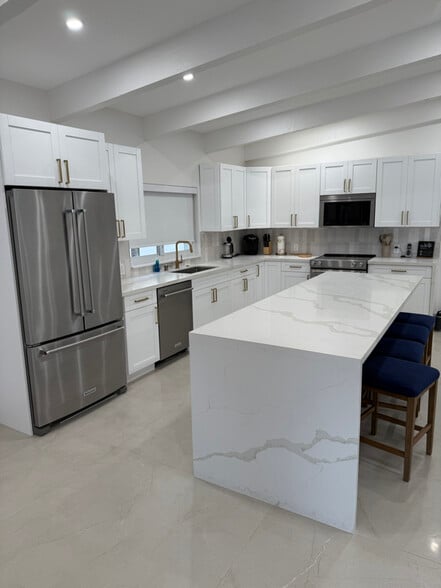 Building Photo - 407 Hendricks Isle