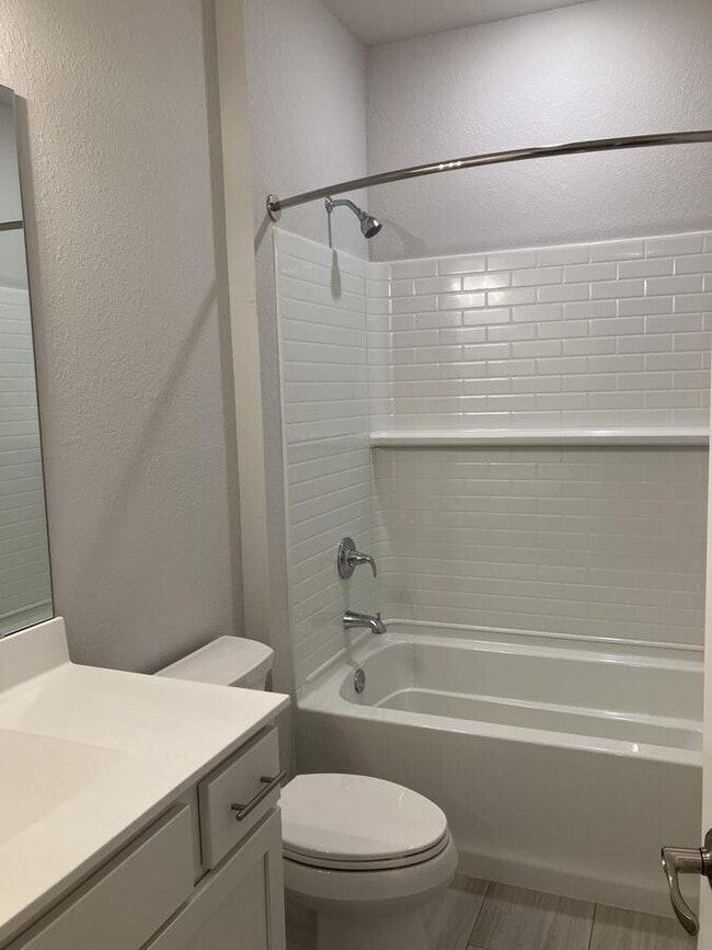 Building Photo - 993 Cascade Cir