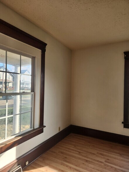 Building Photo - 1431 Scoville Ave SW