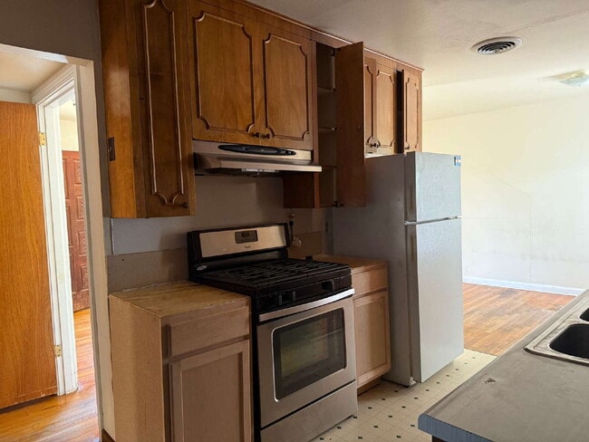 Building Photo - 419 Rosemont Dr