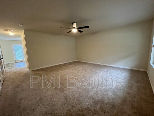 Building Photo - 5675 Laurel Ridge Cir