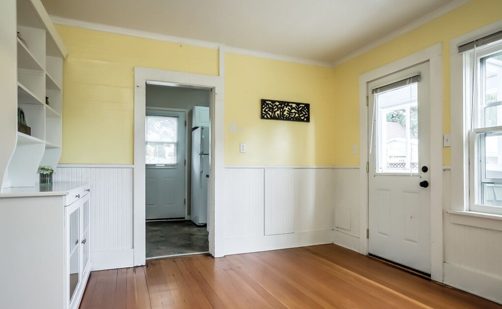 Dining Room - 353 Southwest B Avenue