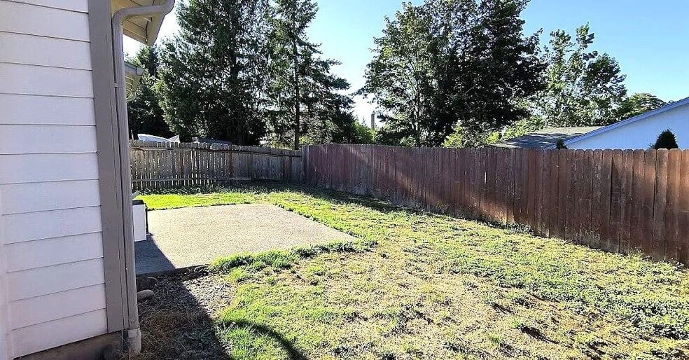 Building Photo - 16916 NE 33rd St