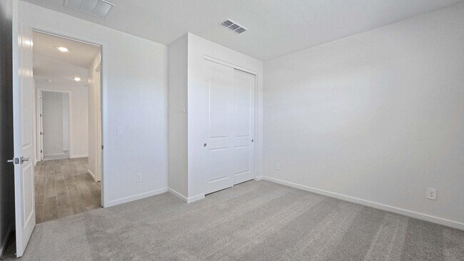 Building Photo - 17863 W Elm St