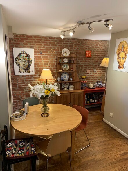 Building Photo - 410 11th St NE