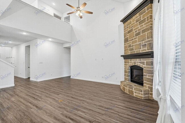 Building Photo - 5737 Miriam Dr