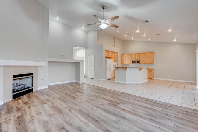 Building Photo - 2294 Tedesca Dr