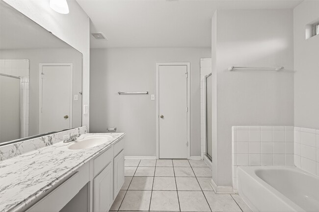 Building Photo - 8427 Brickhaven Ln