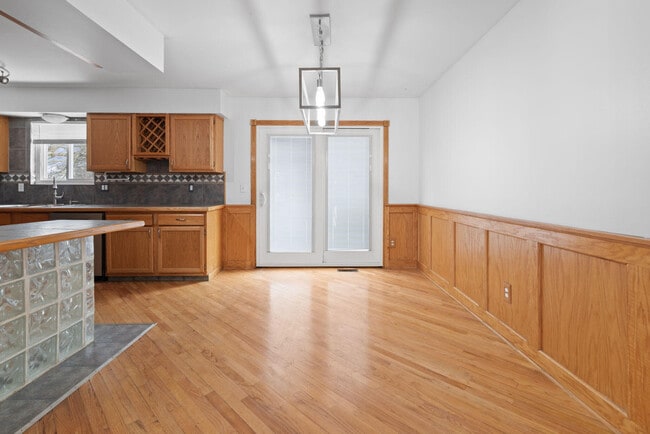 Building Photo - 655 Ferndale Ave