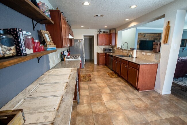 Primary Photo - 19542 Bold River Rd